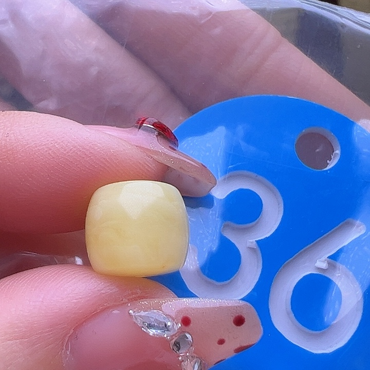 蜜蜡裸石未镶嵌微瑕 10mm直切