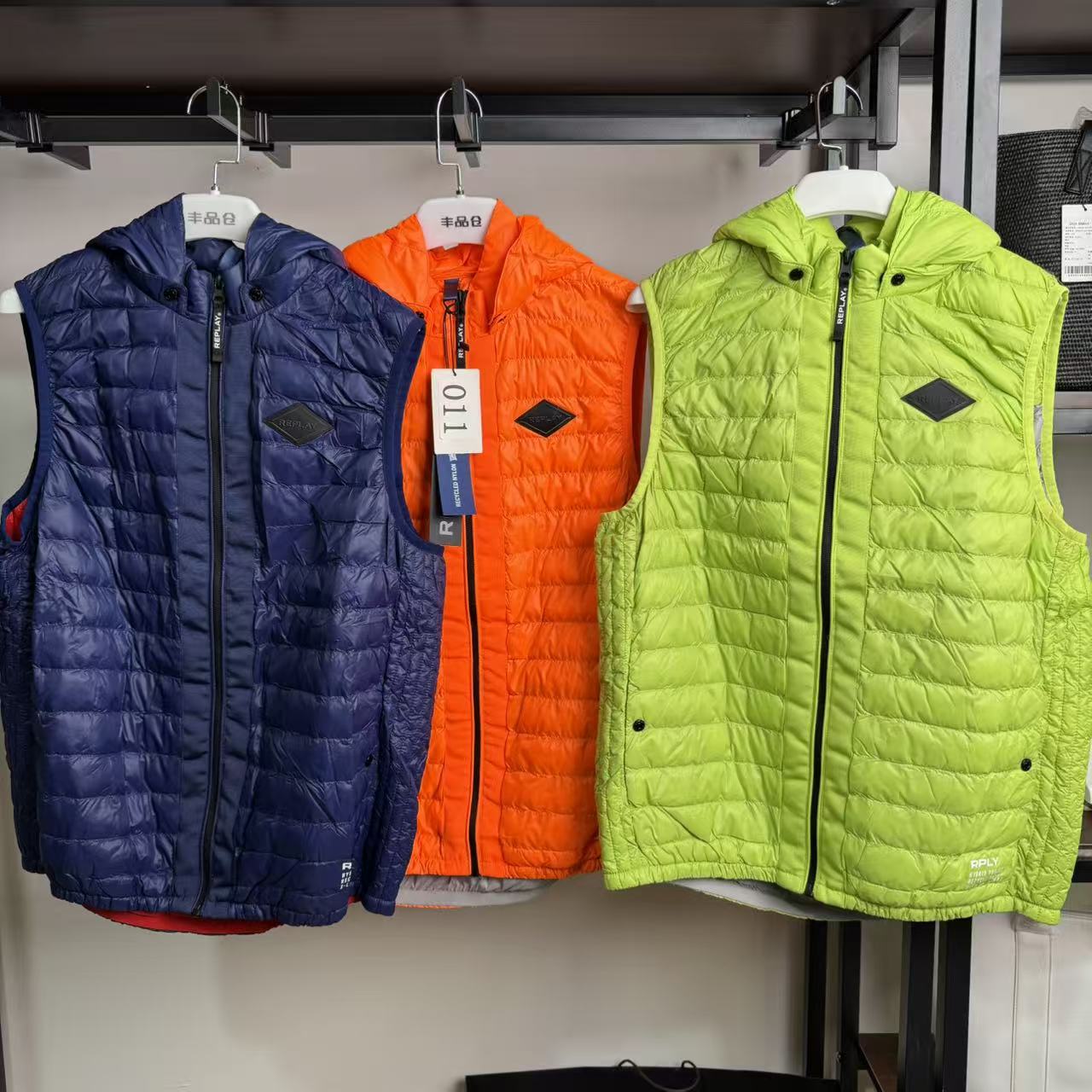 REPLAY男士带帽棉服背心121M6VS02-011