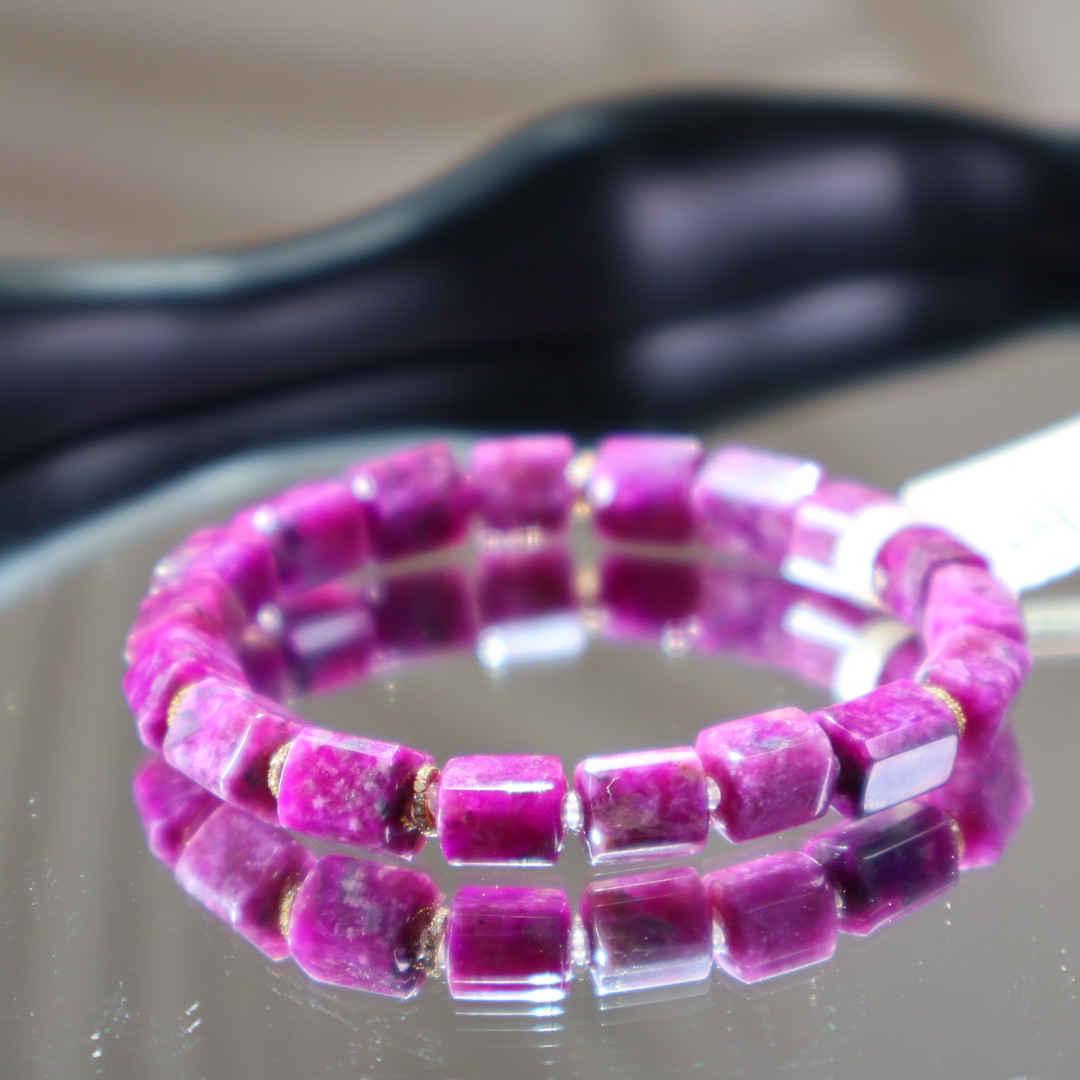 【主播推荐】18k金镶嵌果酱红舒俱来手串7mm-8mm/S1014211