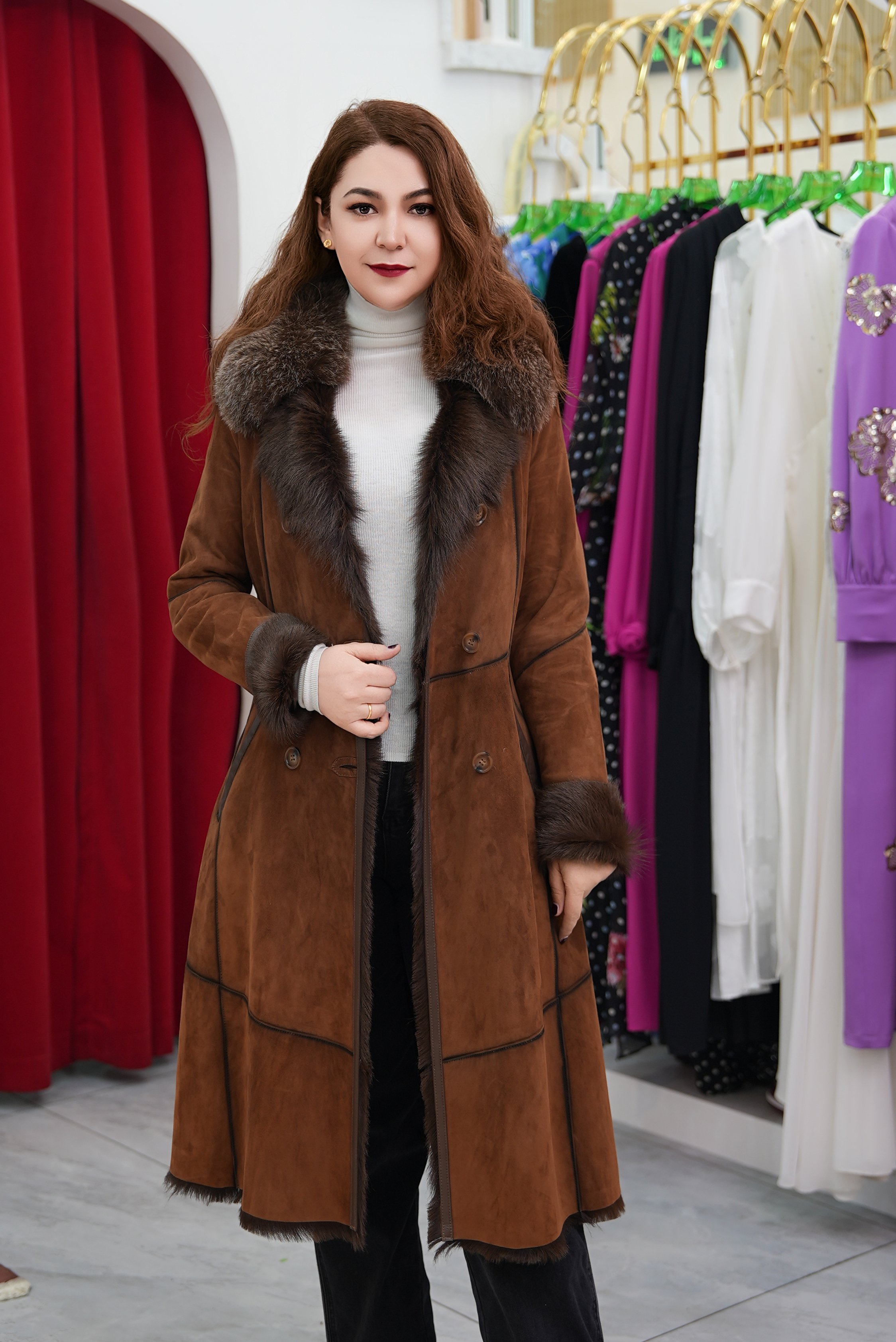 小山羊皮毛一体外套女 轻奢气质银狐大毛领长款时尚大衣