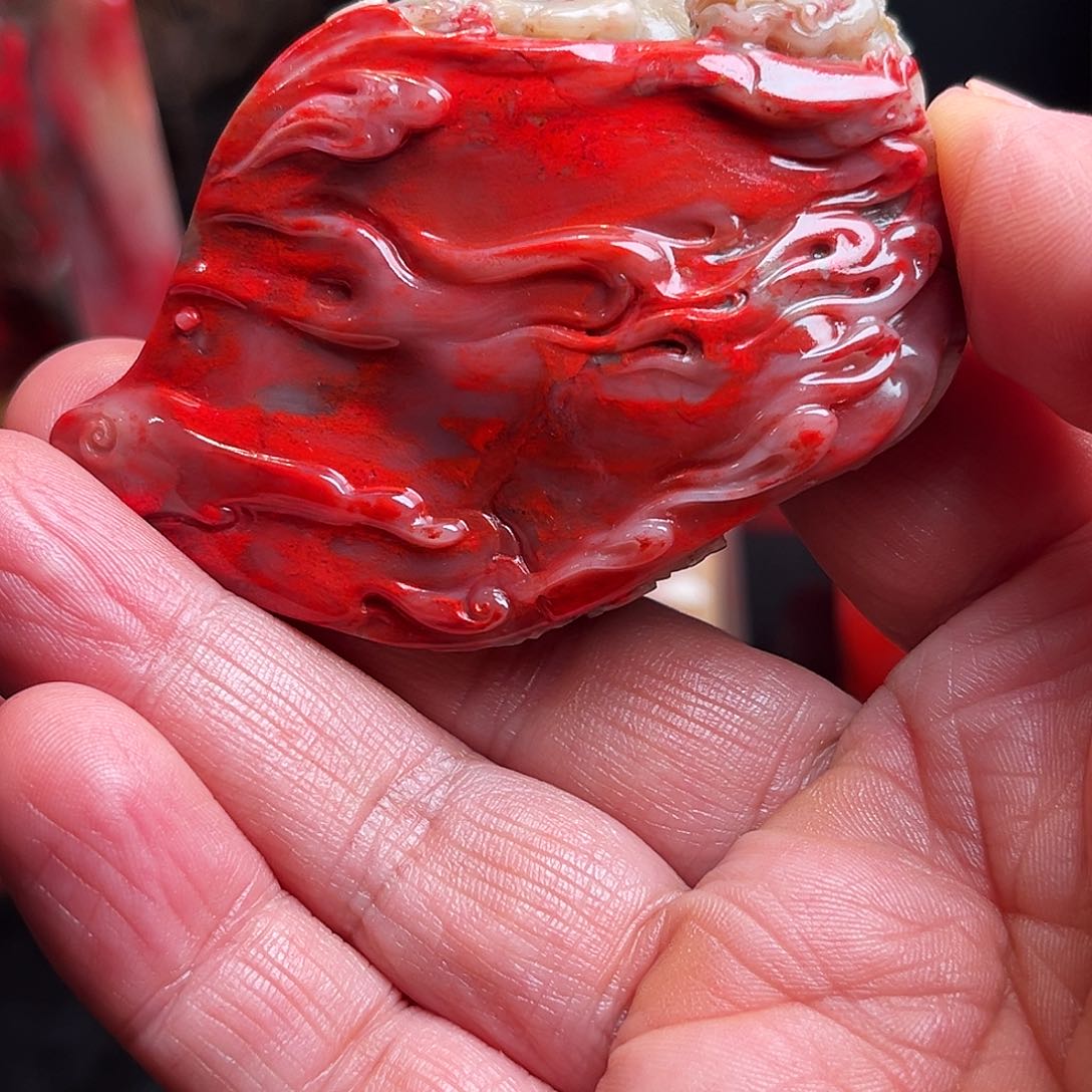 昌化石其他大**狐昌化大红袍鸡血摆件