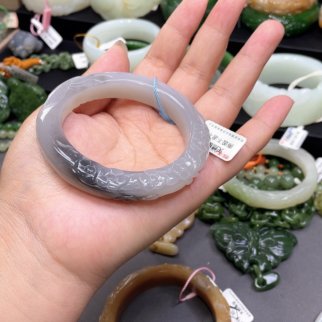 和田玉手镯5859圈口41未镶嵌