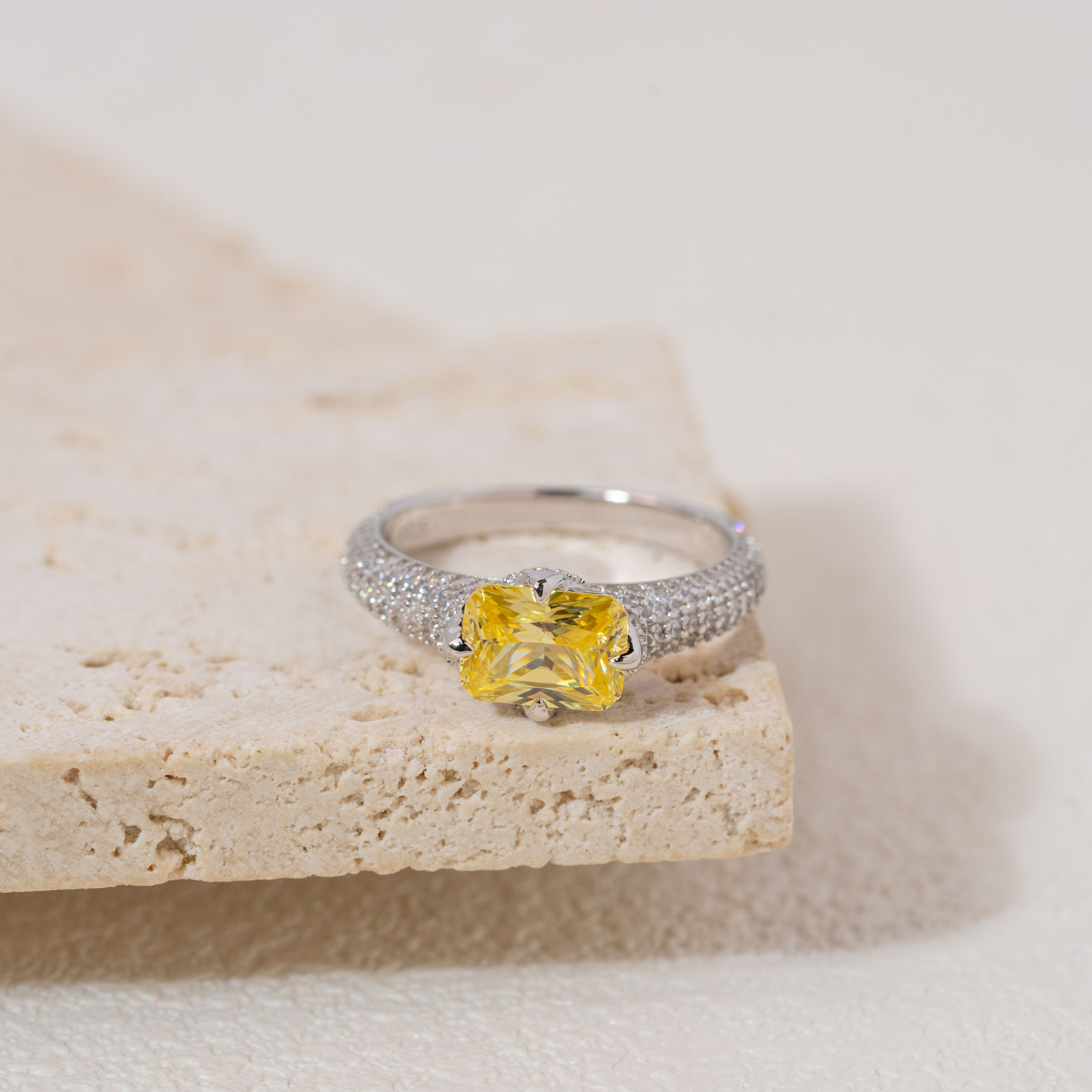 925银戒指 方形长倒冰花黄钻戒指925(多样性发其一)