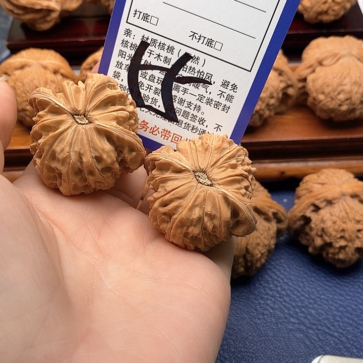 桃核吊坠磨盘狮子头41