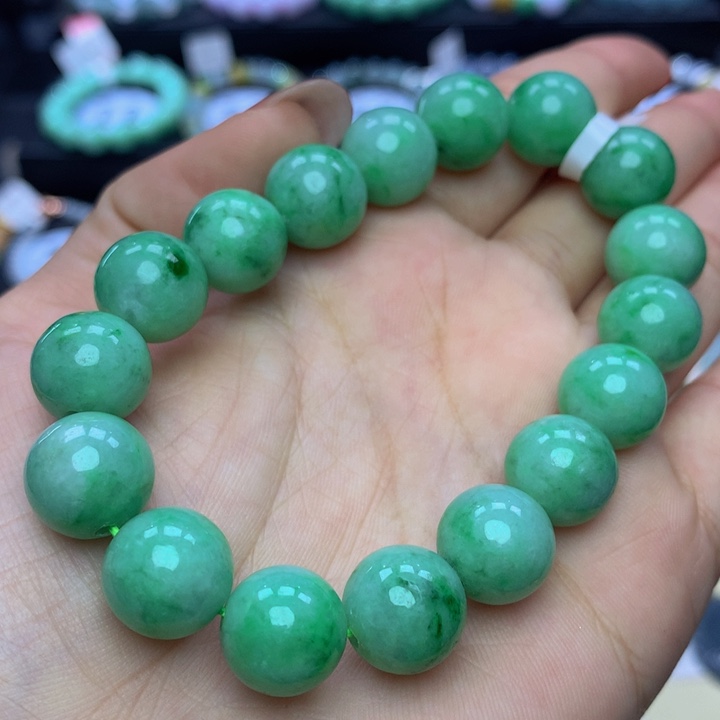 翡翠手链未镶嵌翡翠