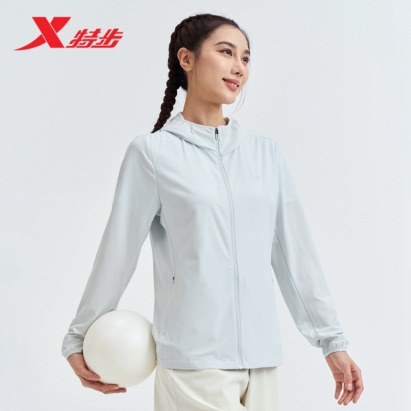 特步女子单风衣运动训练跑步外套速干透气防风保暖新年新衣连帽