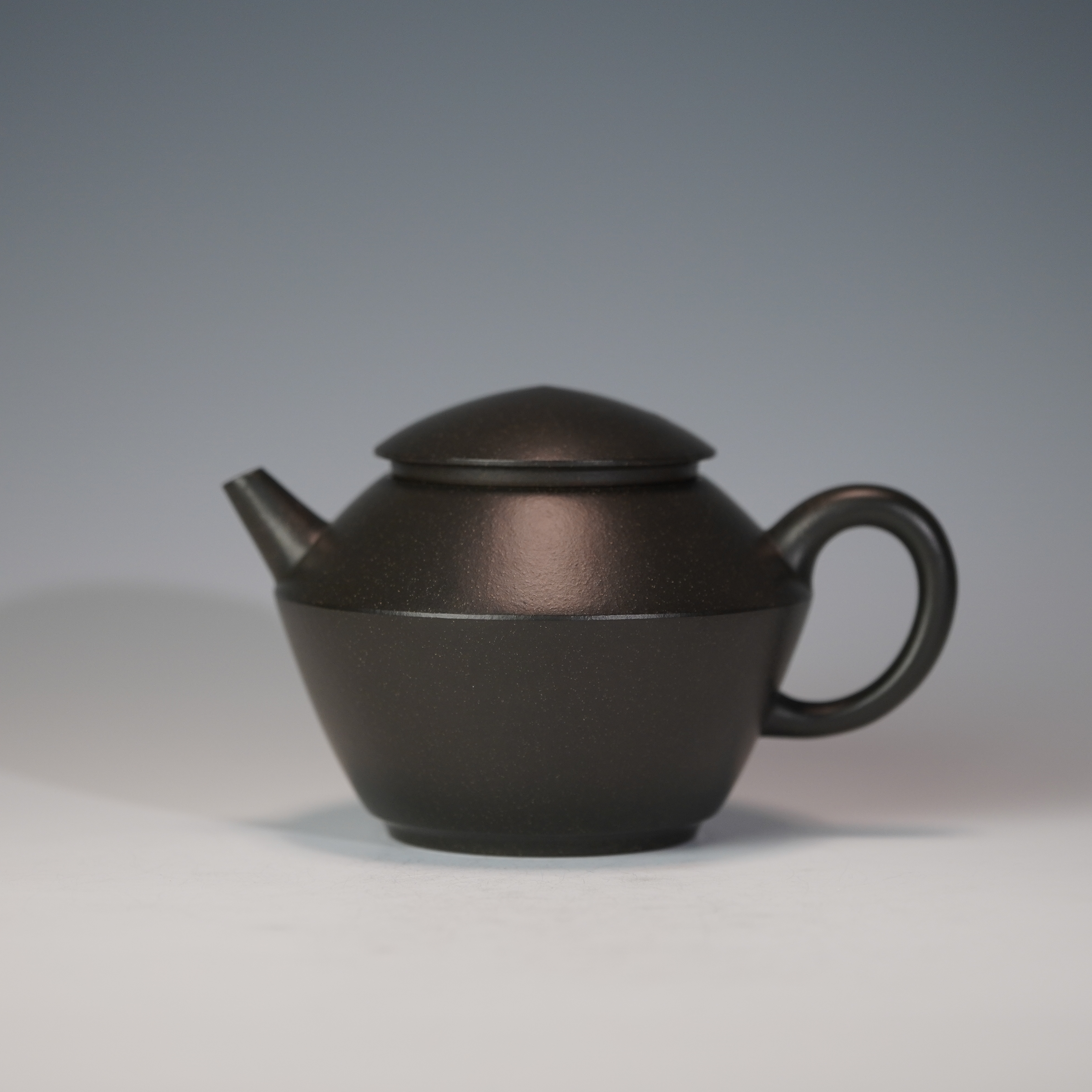 lot.20898 赖继贤 九龄君子兰竹林隐士壶 260cc