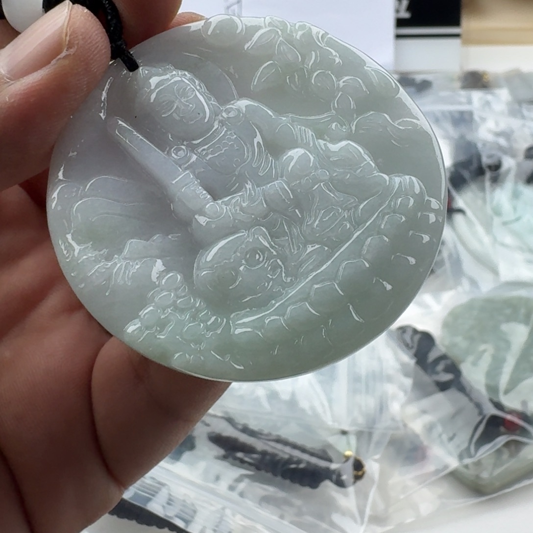 翡翠未镶嵌颈饰天然缅甸A货翡翠