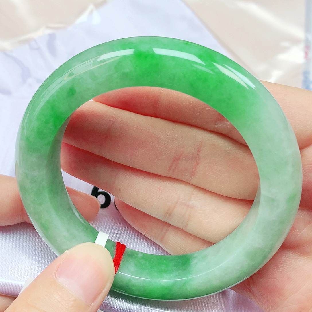 翡翠未镶嵌手镯抖音660