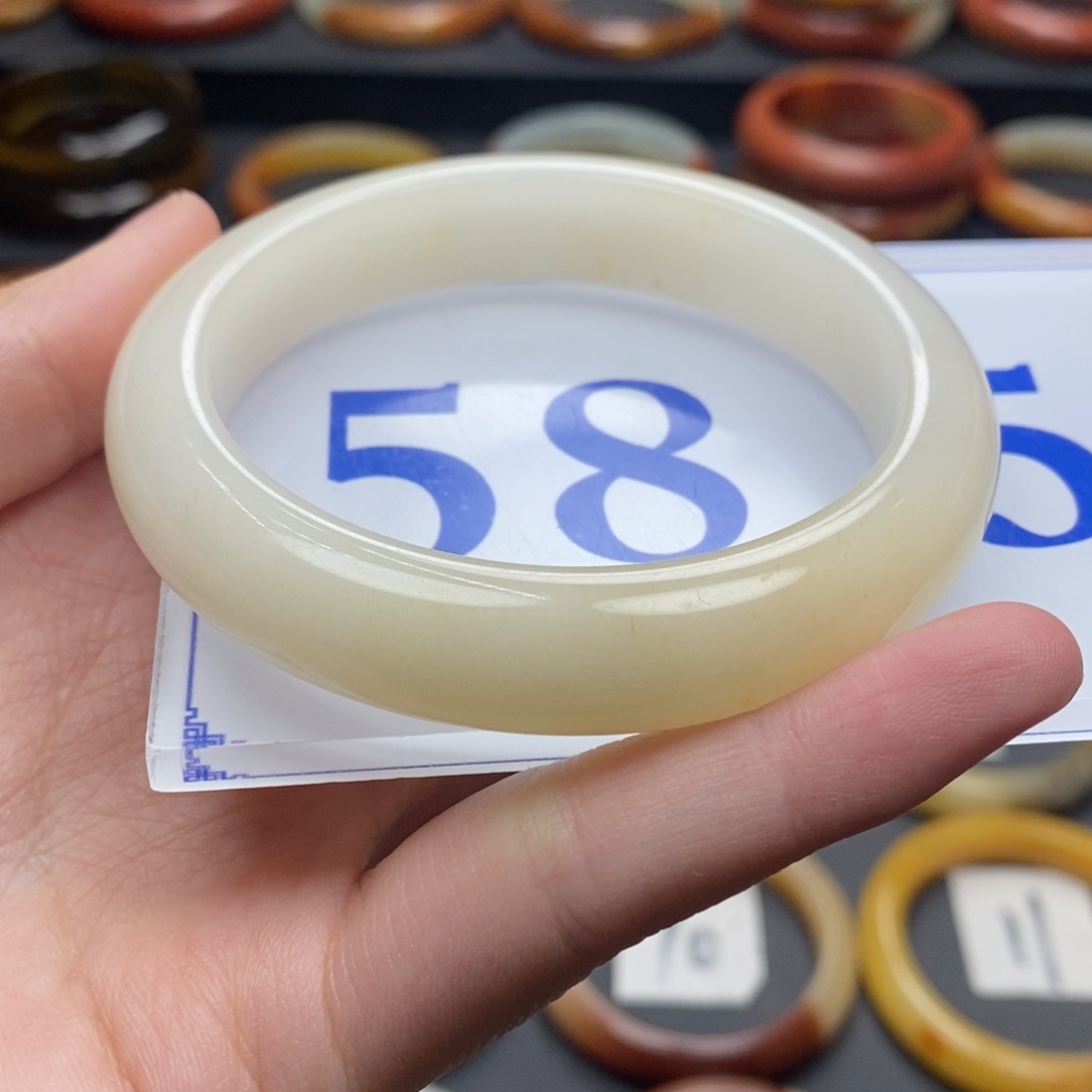 石英质玉（黄龙玉）手镯未镶嵌