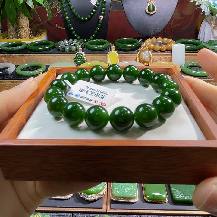 和田玉未镶嵌手串