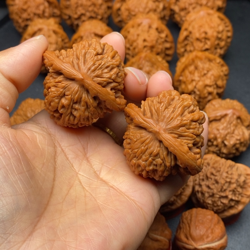 【闪购商品】文玩核桃把件43篓子