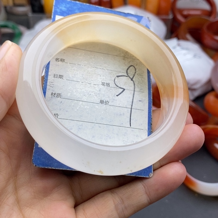 石英质玉未镶嵌手镯