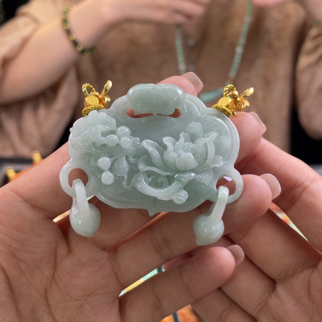 翡翠颈饰未镶嵌代编织