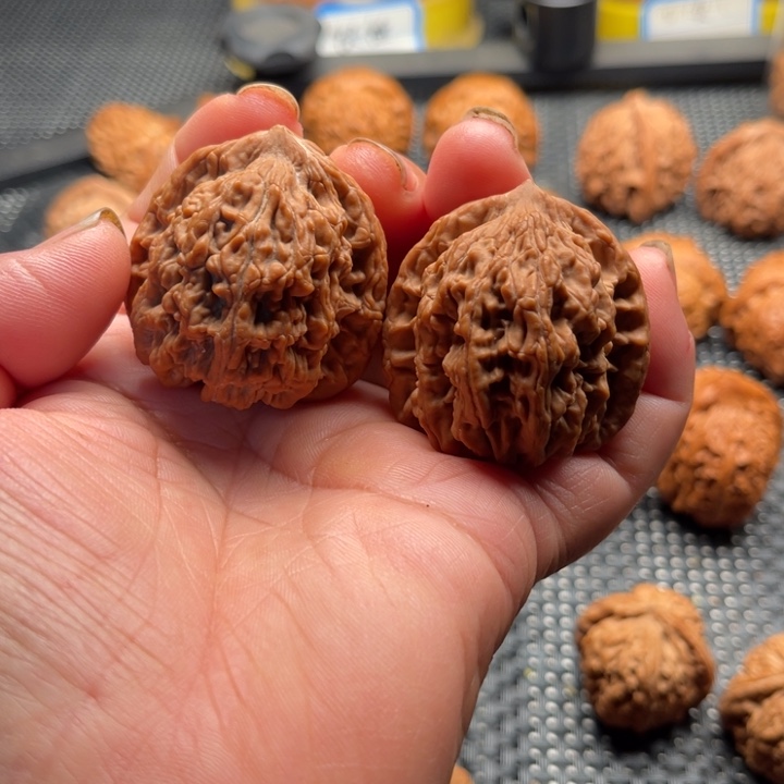 文玩核桃把件全品虎头39➕