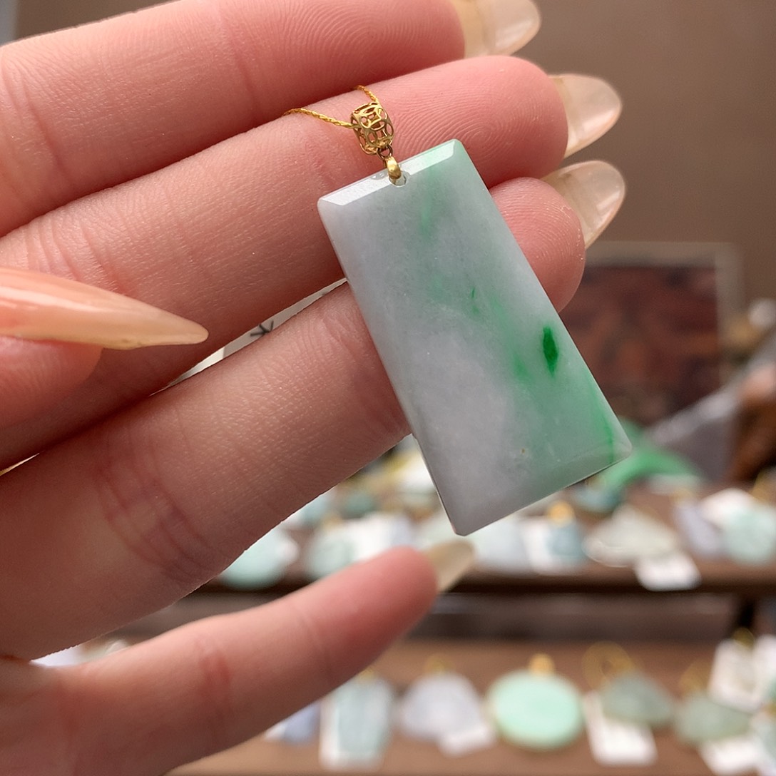 翡翠吊坠(不含链)18K金镶嵌