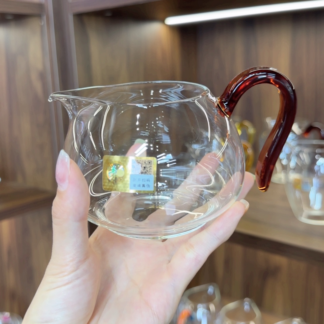 淡然琥珀色公道杯。。