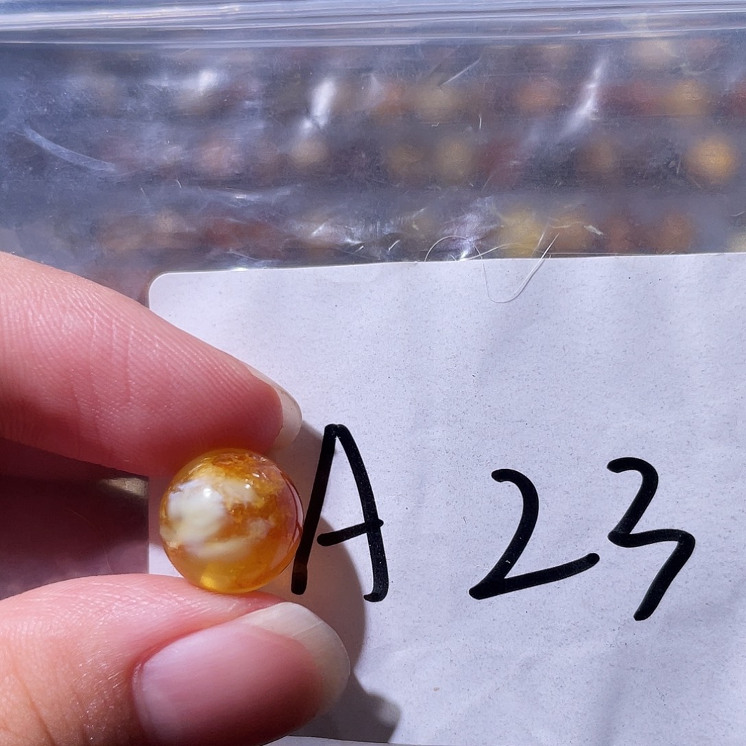 未镶嵌琥珀裸石11.2福利