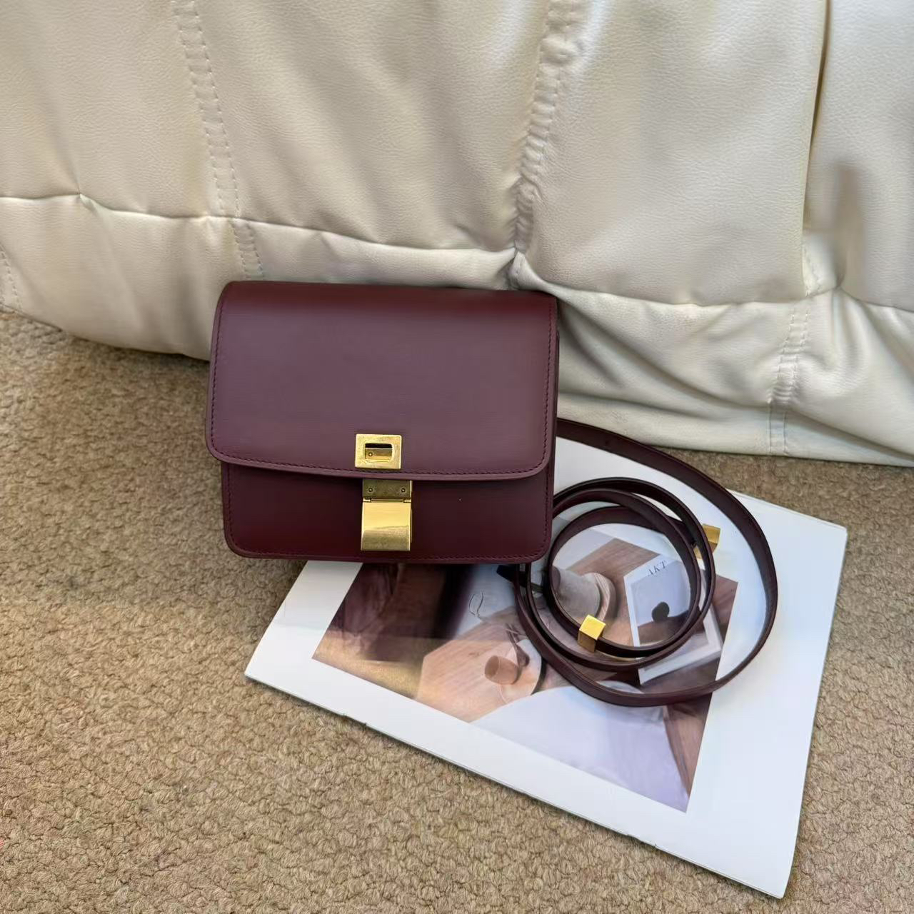 95新 Celine/思琳 酒红色牙签纹牛皮 豆腐包mini单肩包/628364952