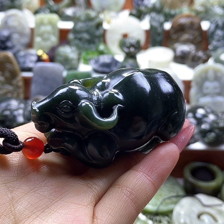 和田玉颈饰未镶嵌