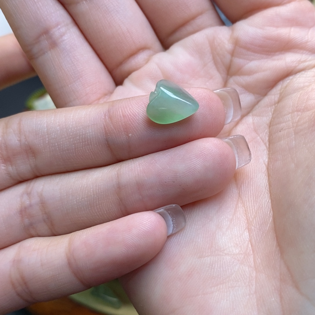 翡翠未镶嵌颈饰15660