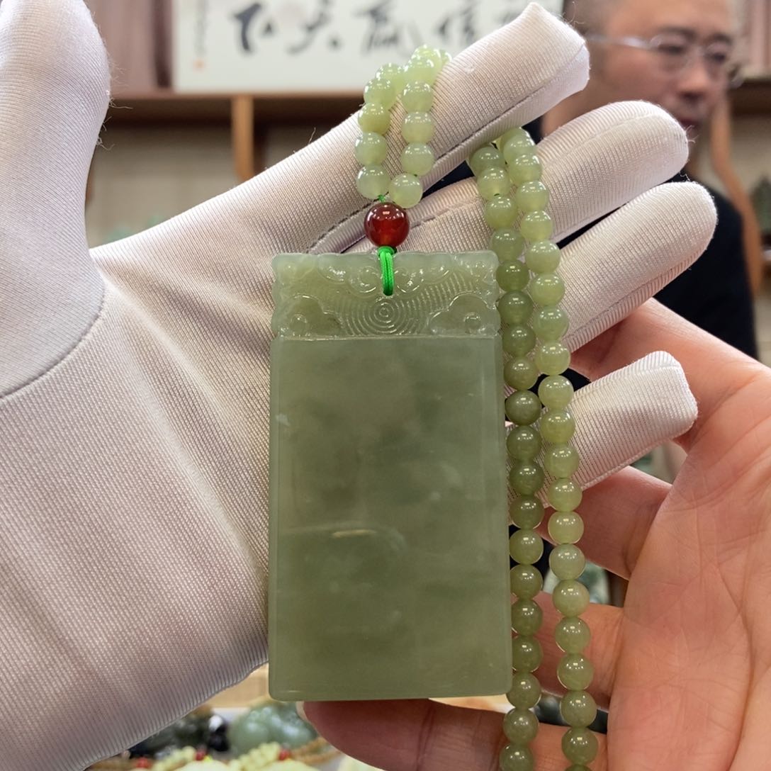 和田玉吊坠未镶嵌侠**逢