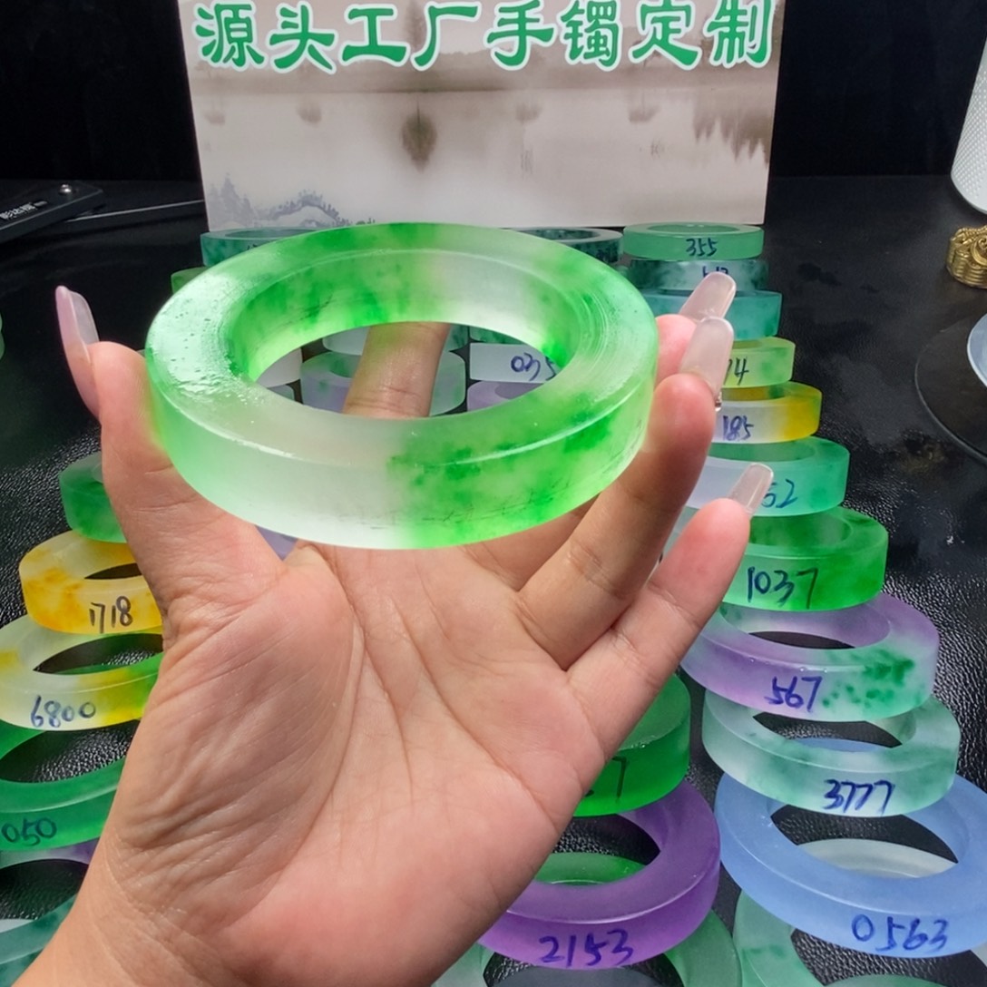苏***夏玉时尚百搭独龙翠手镯