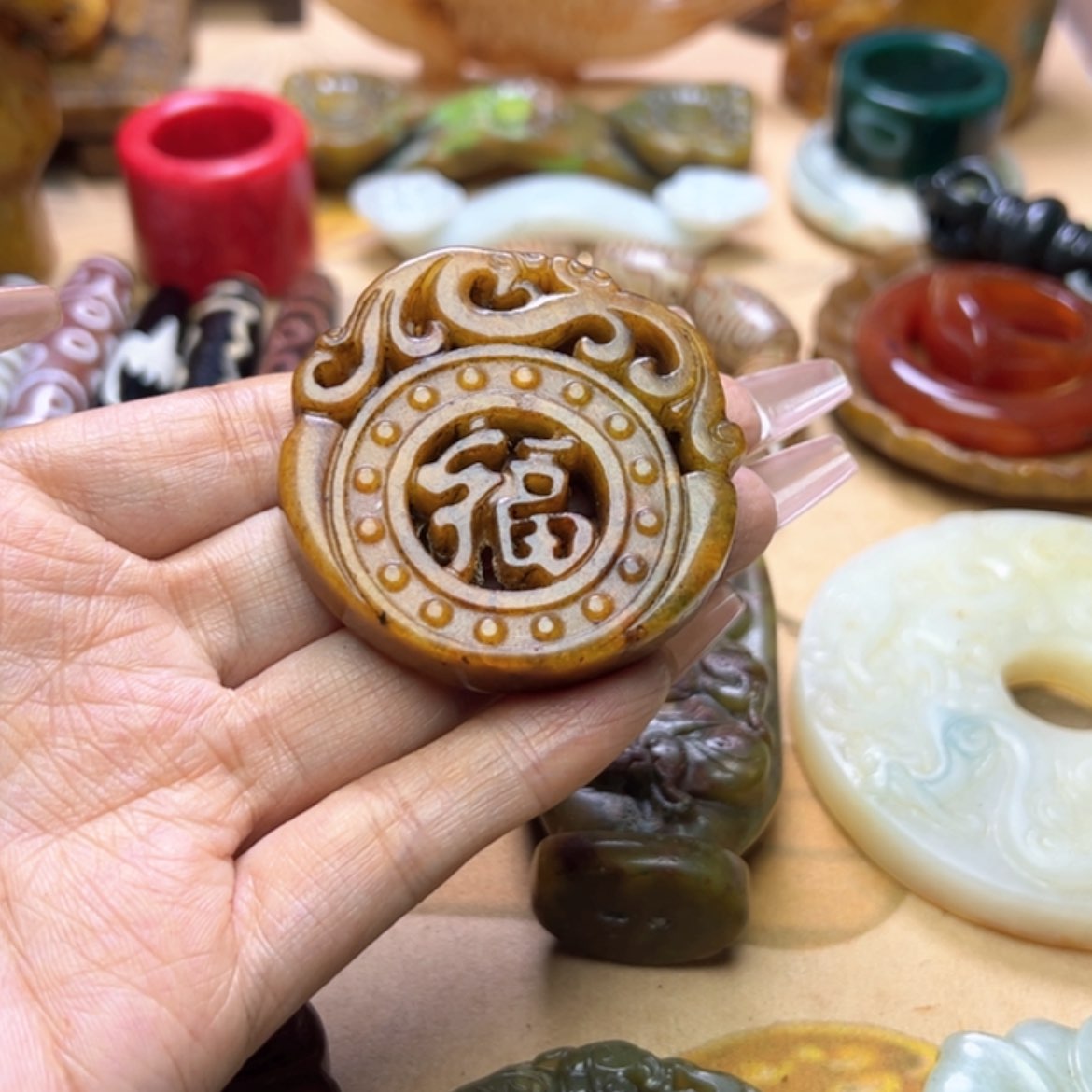 【闪购商品】蛇纹石玉颈饰未镶嵌