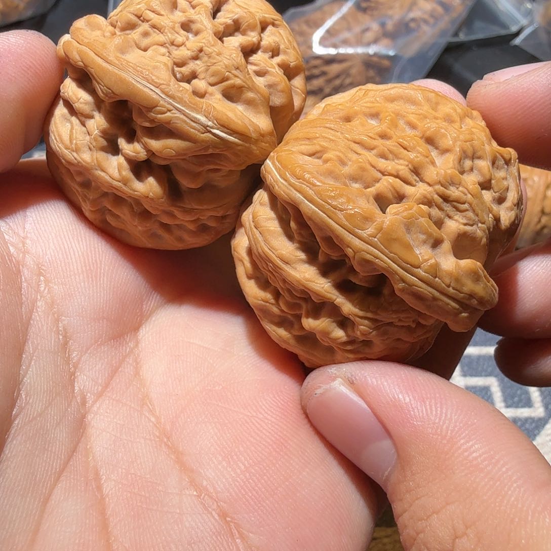 文玩核桃把件红锦鲤