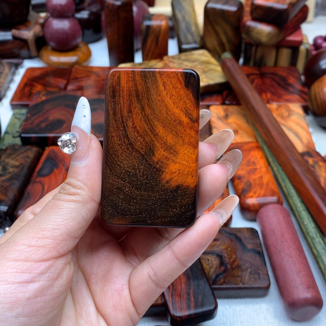 交趾黄檀（大红酸枝）尚**子