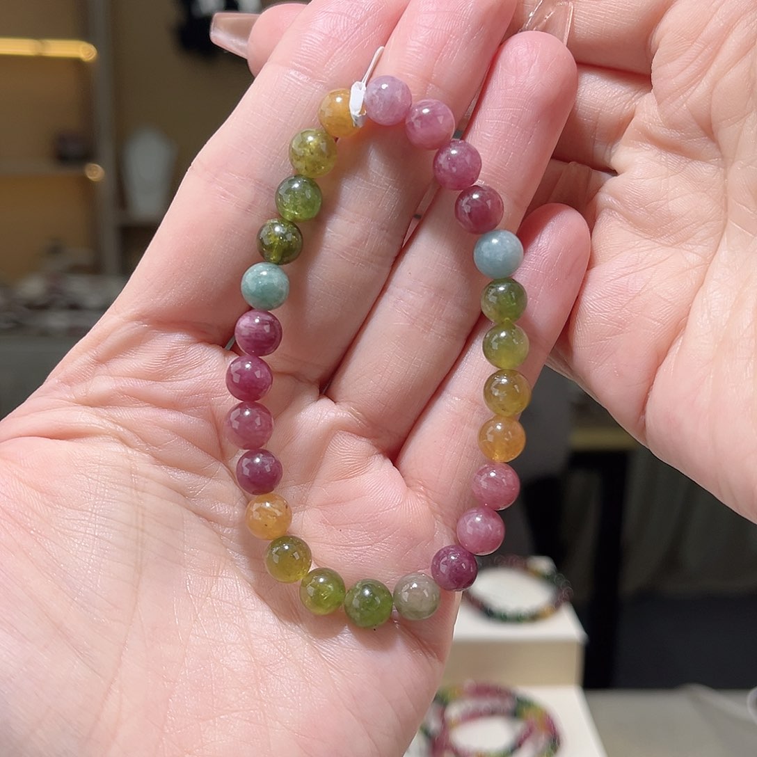 碧玺多样性发一件未镶嵌