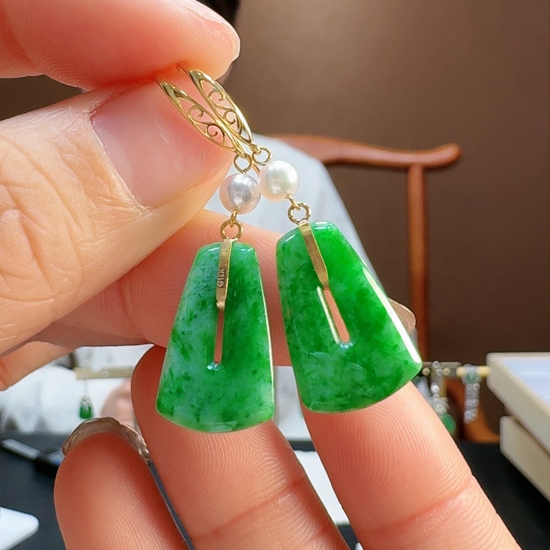 翡翠耳饰18K金镶嵌耳饰