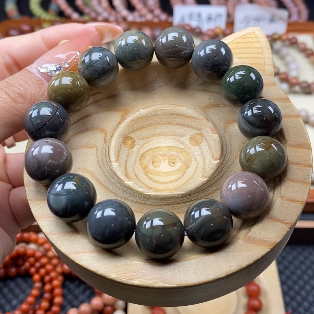 石英质玉手链未镶嵌二****妈