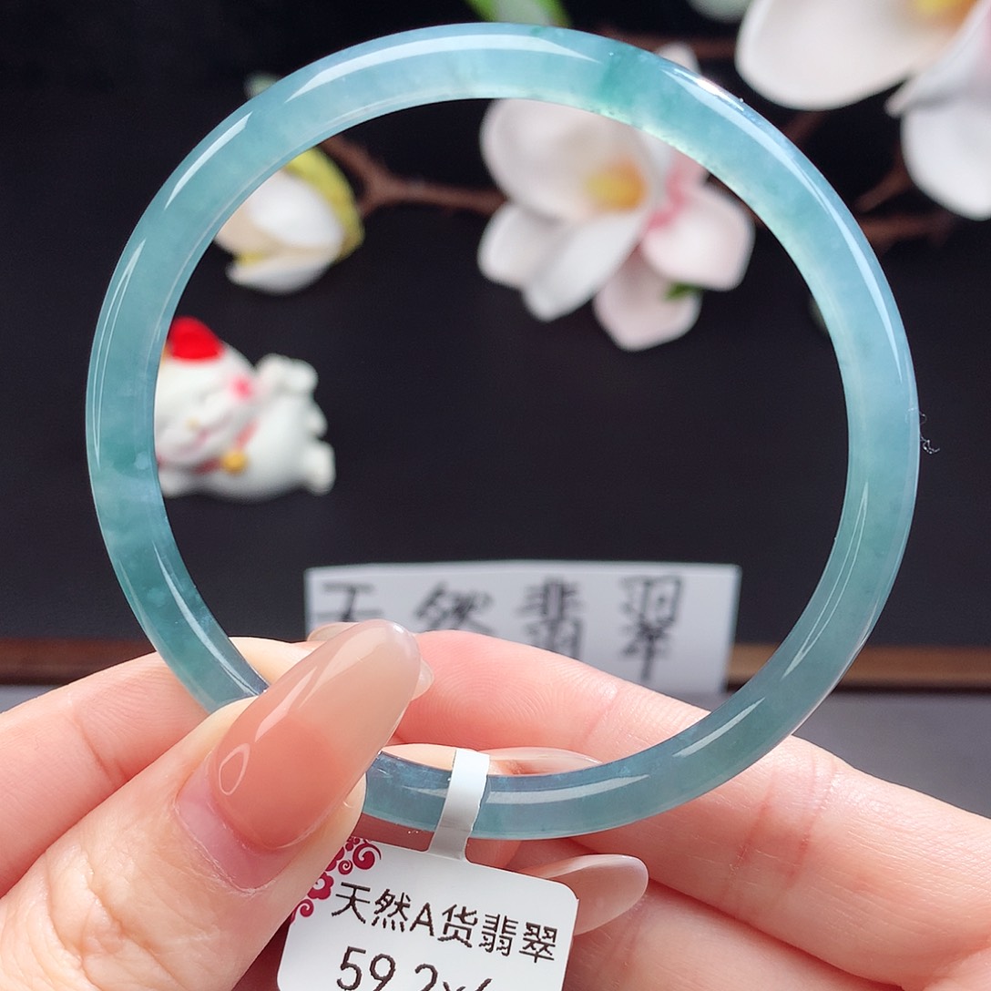 翡翠手镯（圆镯）未镶嵌