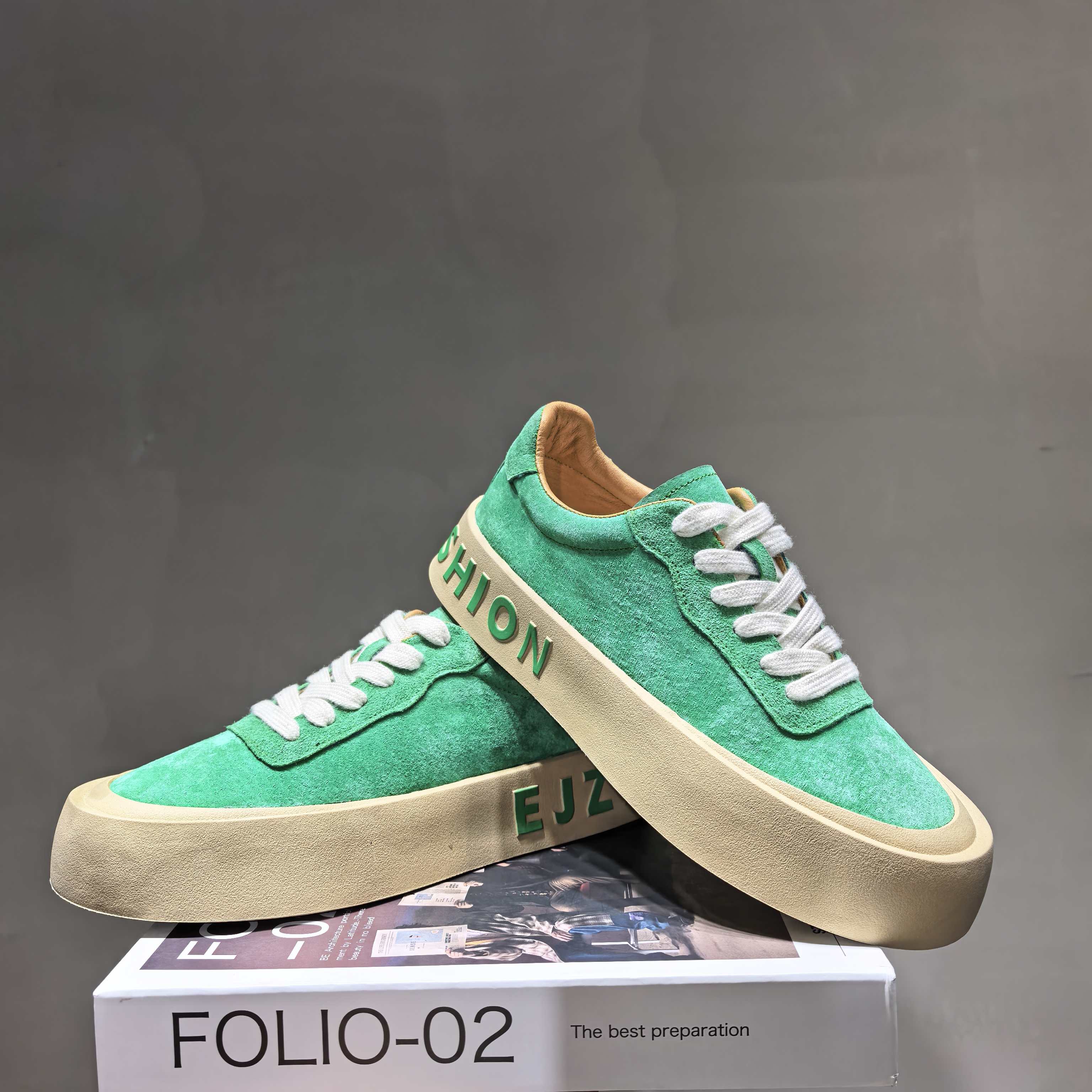 低帮皮面男鞋四季通用时尚休闲鞋男士潮鞋百搭车男士开车专用鞋