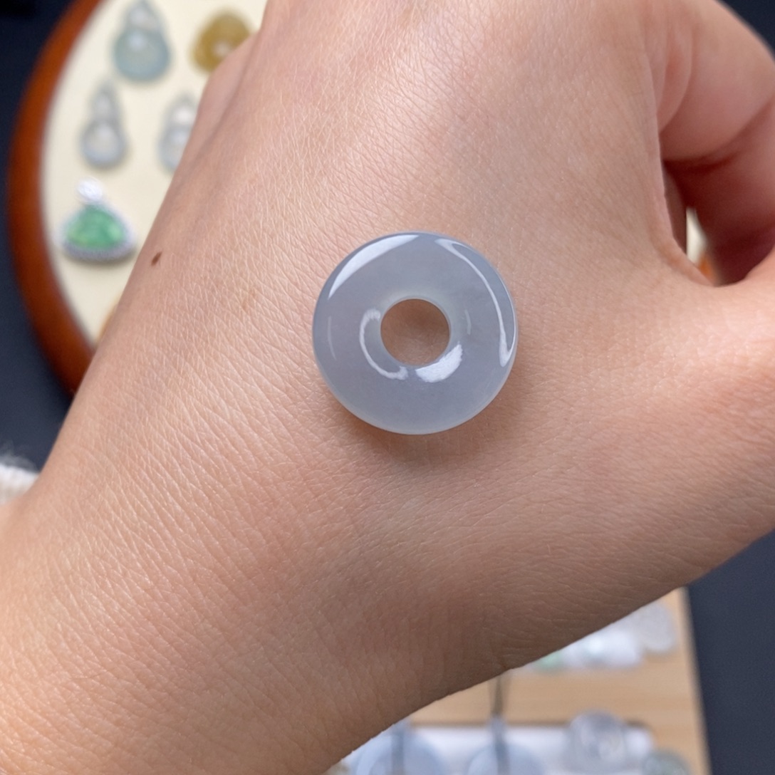 翡翠颈饰未镶嵌甜甜圈