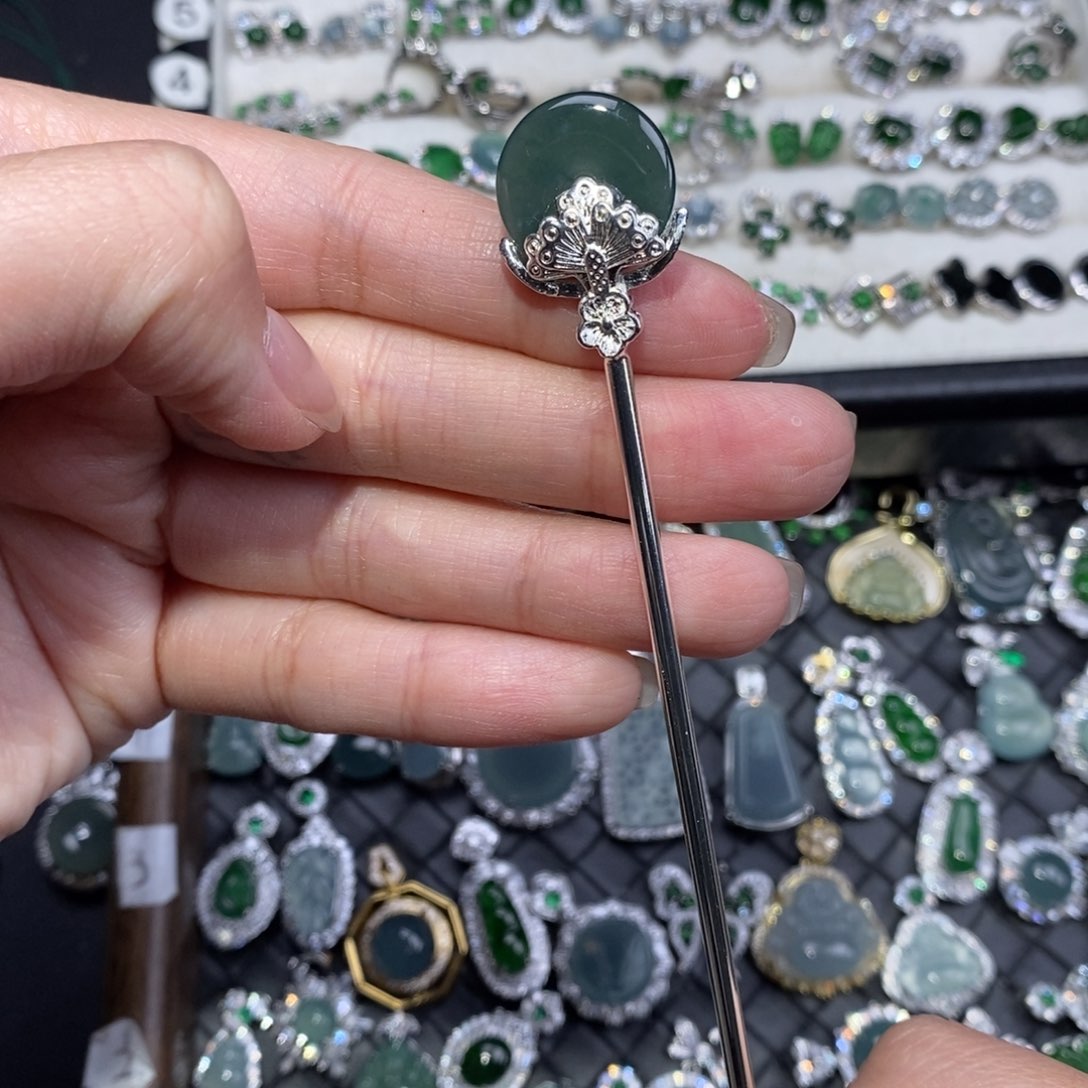 颈饰未镶嵌翡翠翡翠