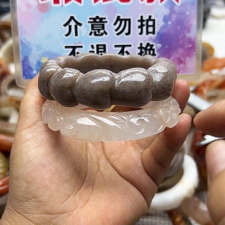未镶嵌手镯石英岩玉