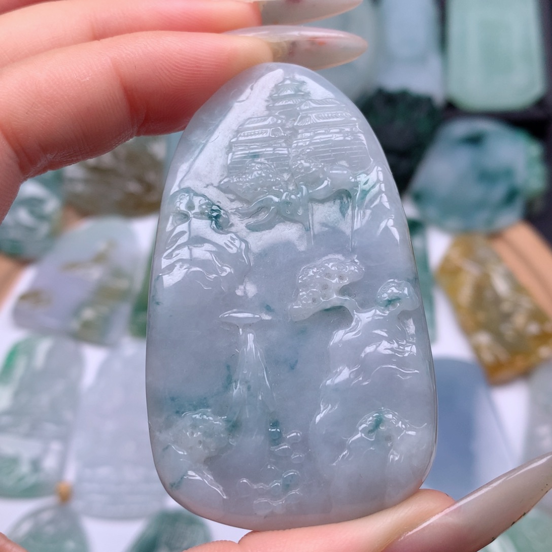 【闪购商品】翡翠颈饰未镶嵌山水