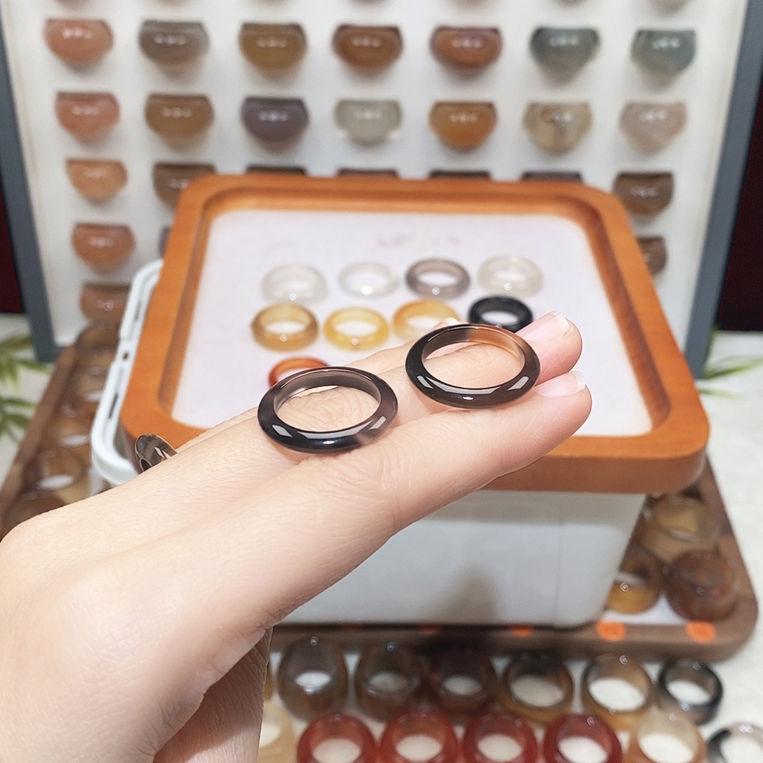 啊***代玛瑙/玉髓未镶嵌戒指港14