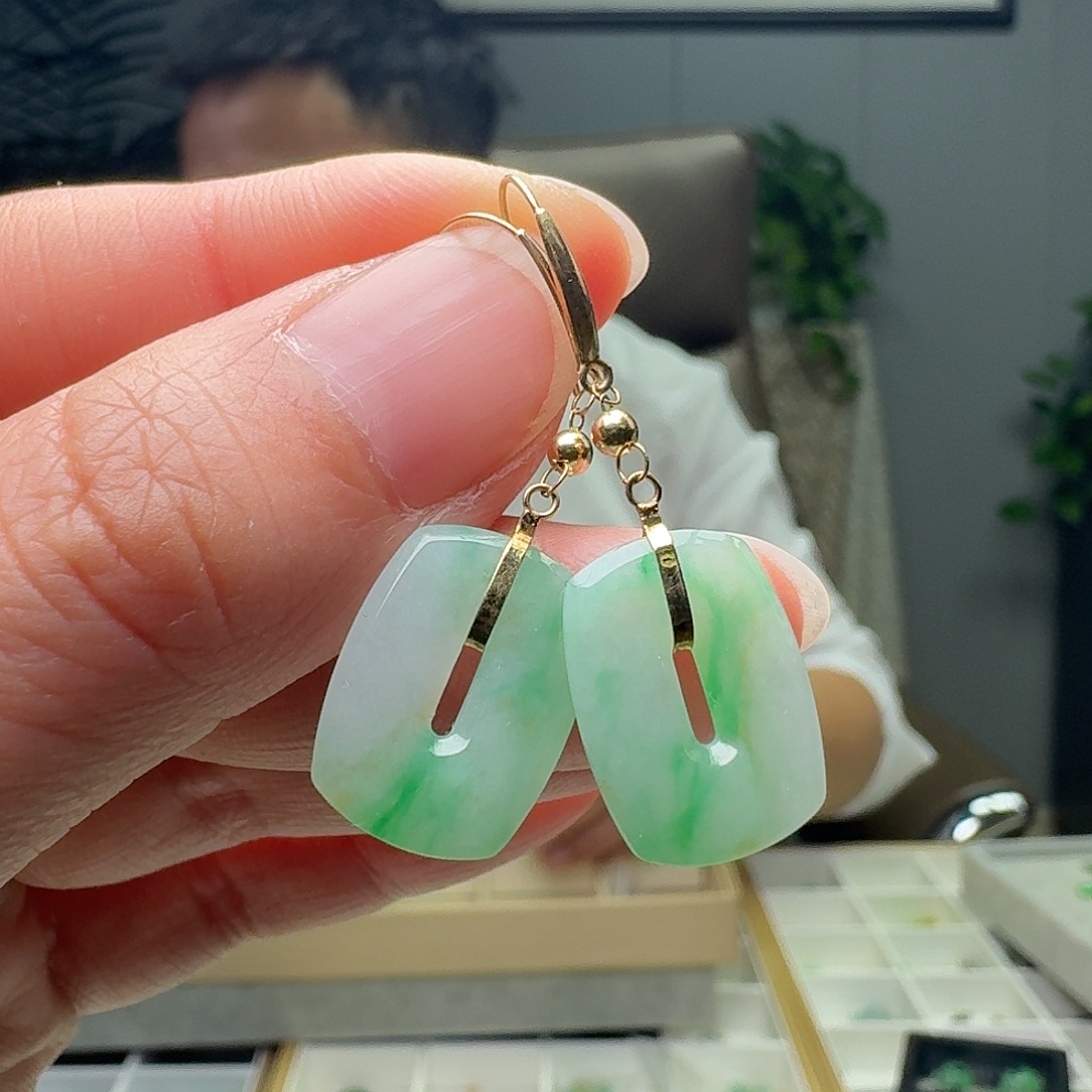 翡翠18K金镶嵌耳饰天然