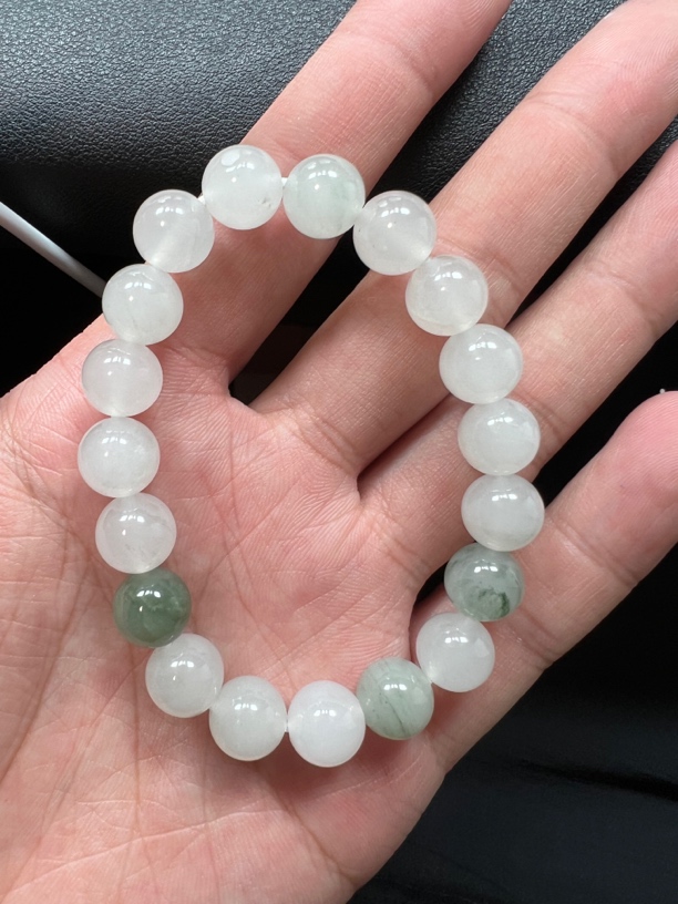 83号卡10左右飘花手串随机发一件多样性玉手串素款轻奢缅料胶感