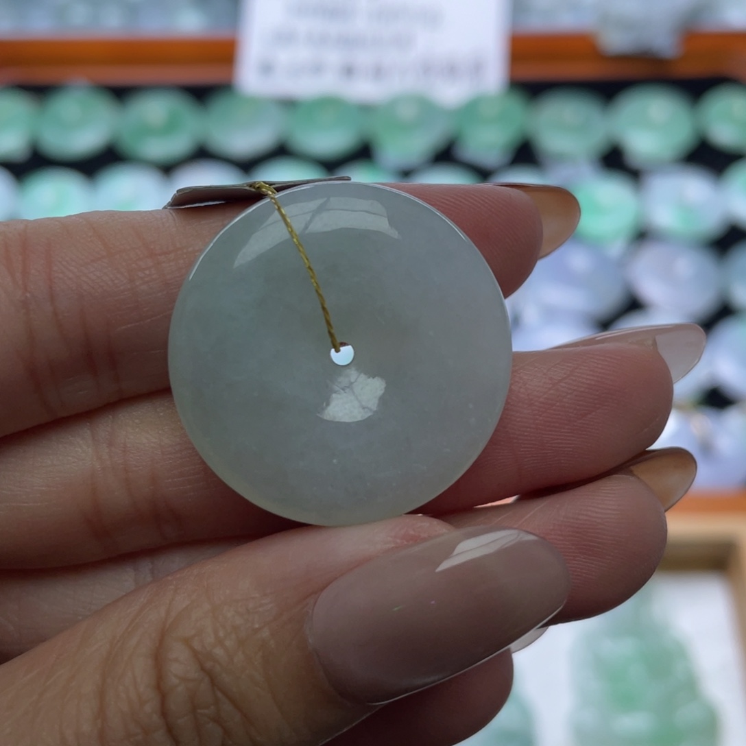 翡翠未镶嵌颈饰平安扣