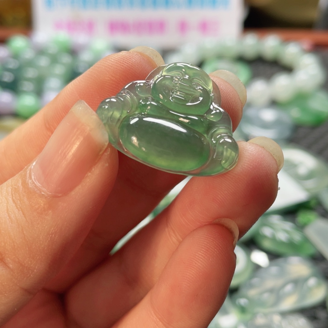 未镶嵌挂件翡翠  翡翠