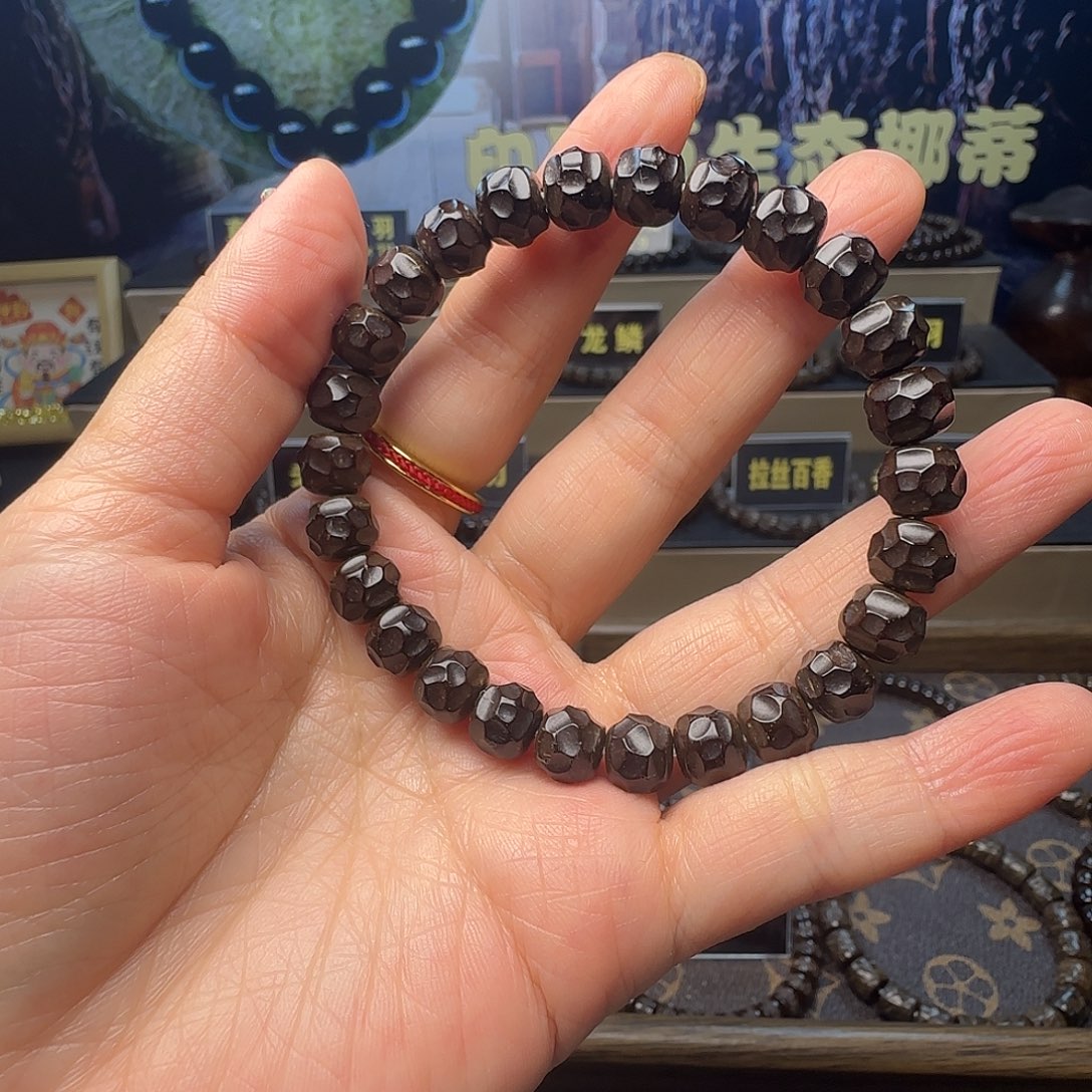 小***哥椰蒂吊坠印尼原生态椰蒂奶酪无相9×8