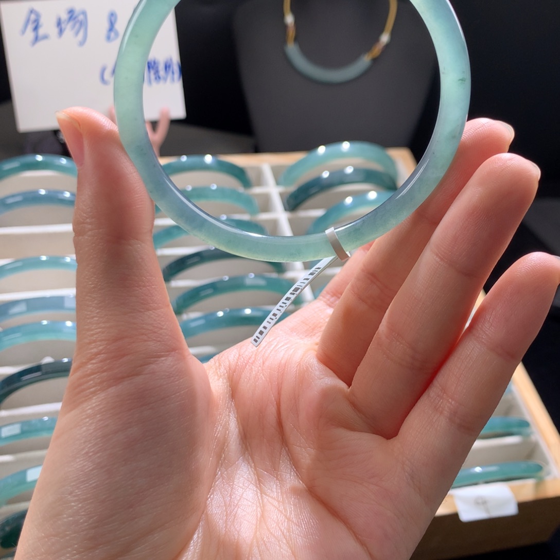 翡翠未镶嵌手镯天然翡翠手镯