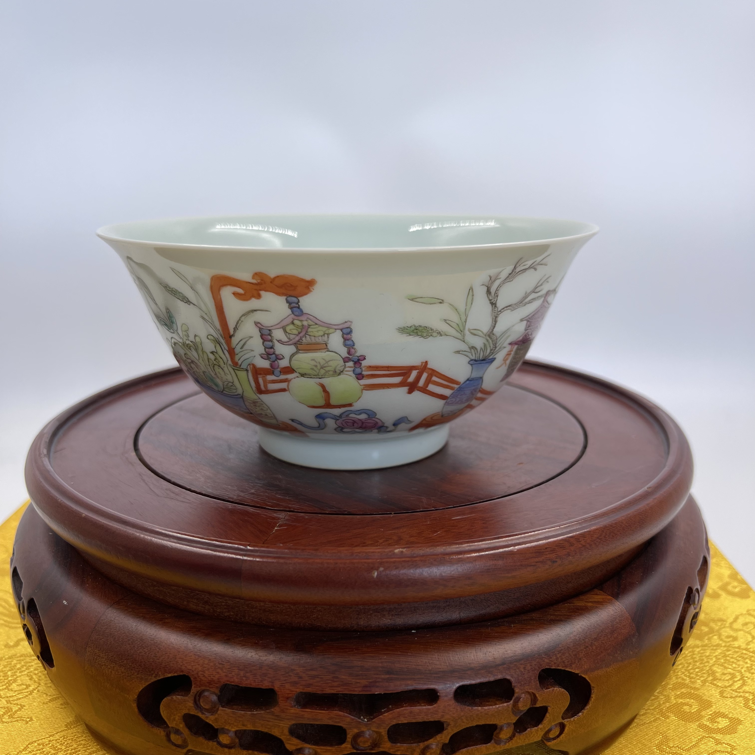 粉彩博古纹碗   高5.8公分 口径12.5公分 全品  