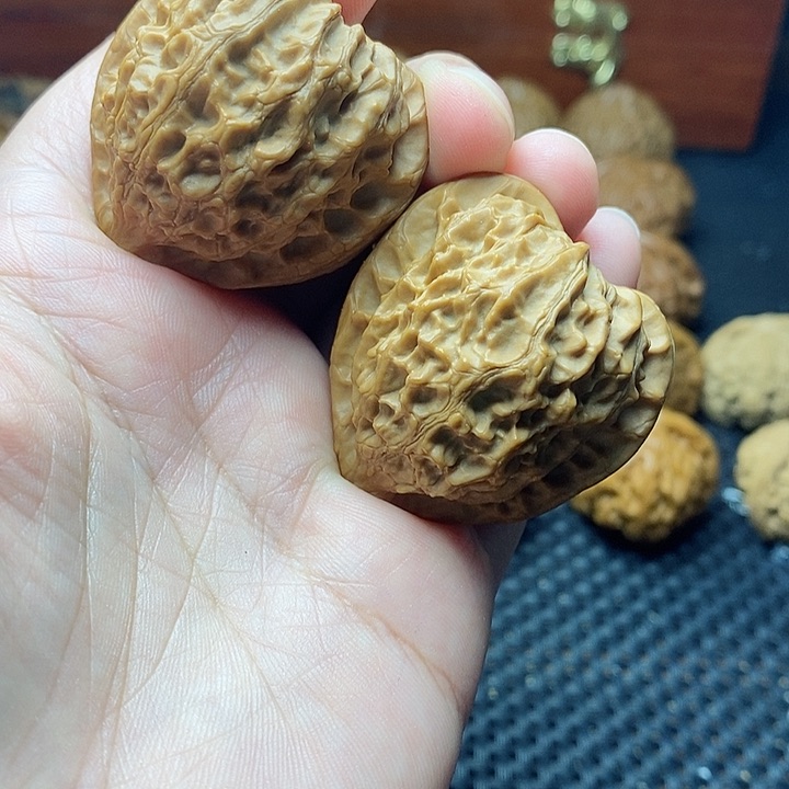 文玩核桃把件39金牛