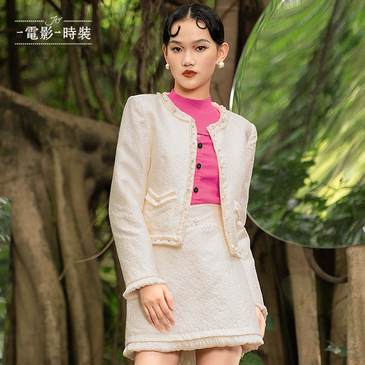 一电影一时装气质圆领小香风短款女外套 FFJG111506