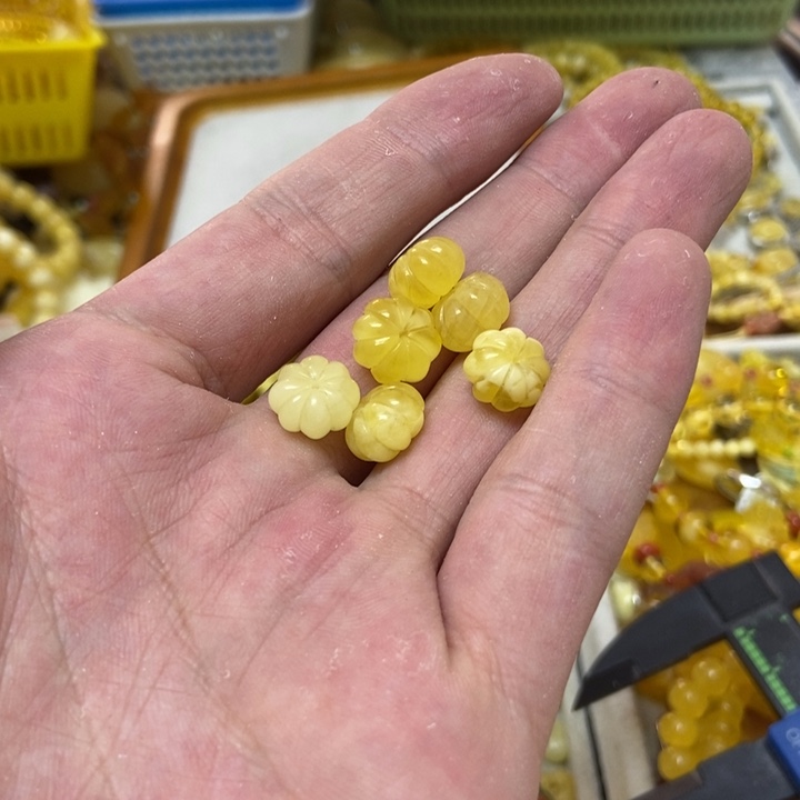 蜜蜡未镶嵌裸石多样性发货2个